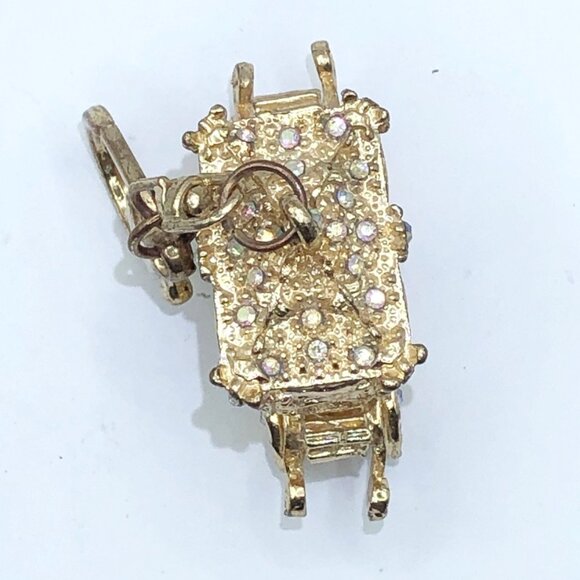 Sparkly rhinestone gold tone stage coach keychain purse charm - Picture 5 of 11